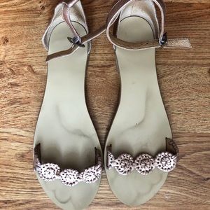 Jack Rogers Daphne Leather Sandal in Rose Gold